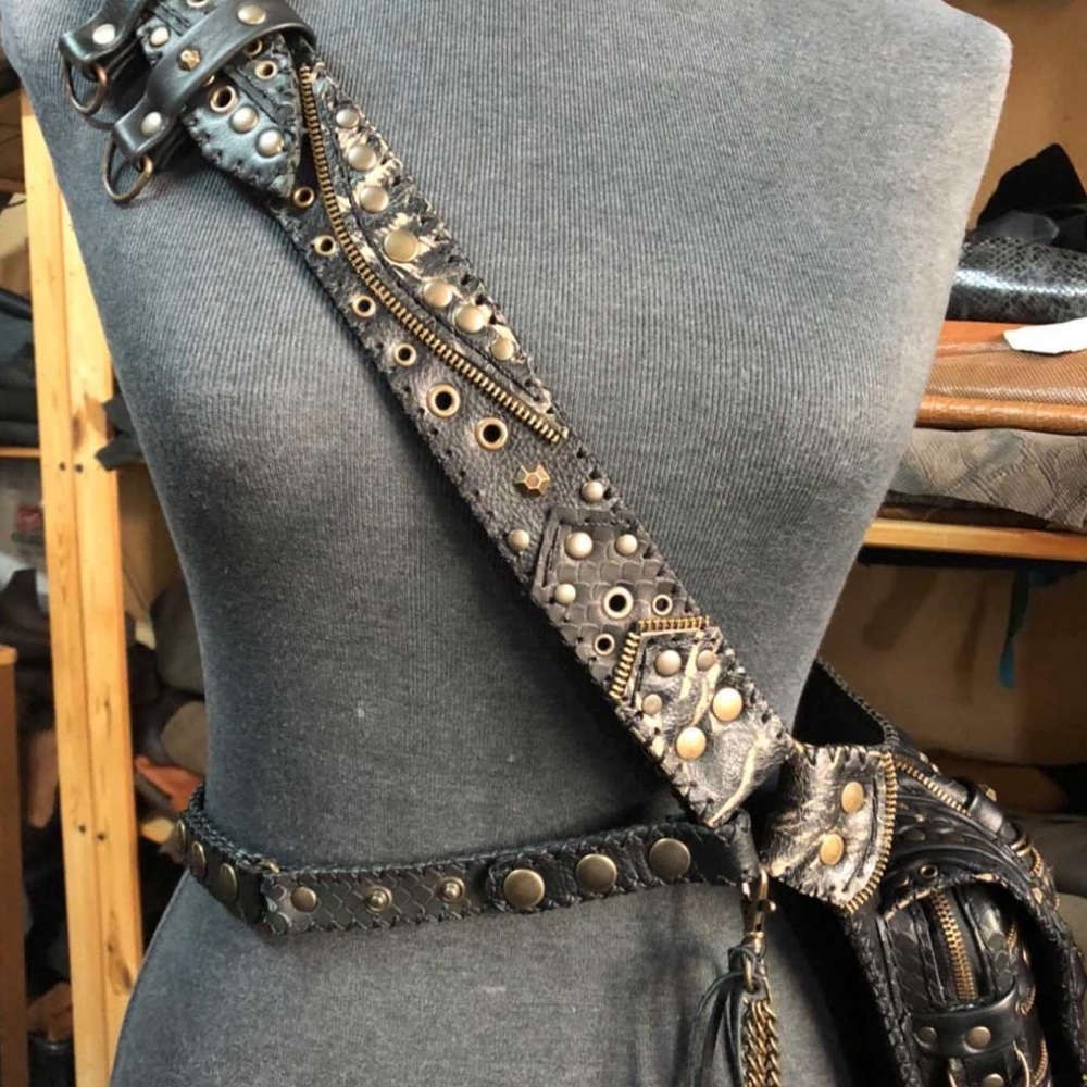Nativus “Raven” Bag - Handmade Leather - Picture 4 of 4